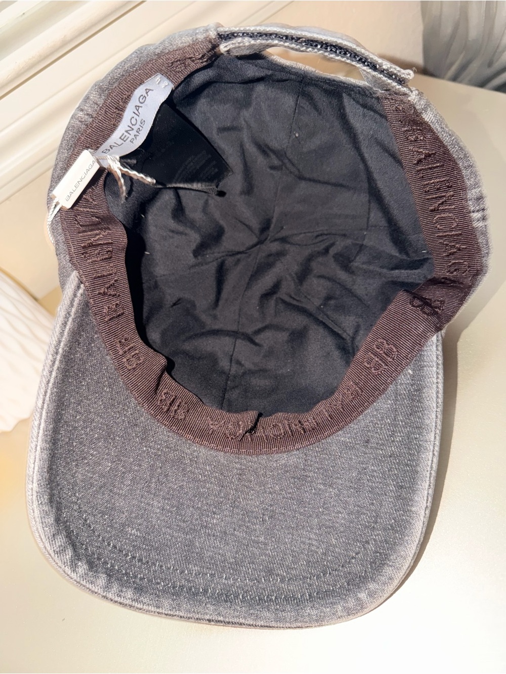 Balenciaga Washed Black Embroidered Logo Cap - Picture 2 of 6